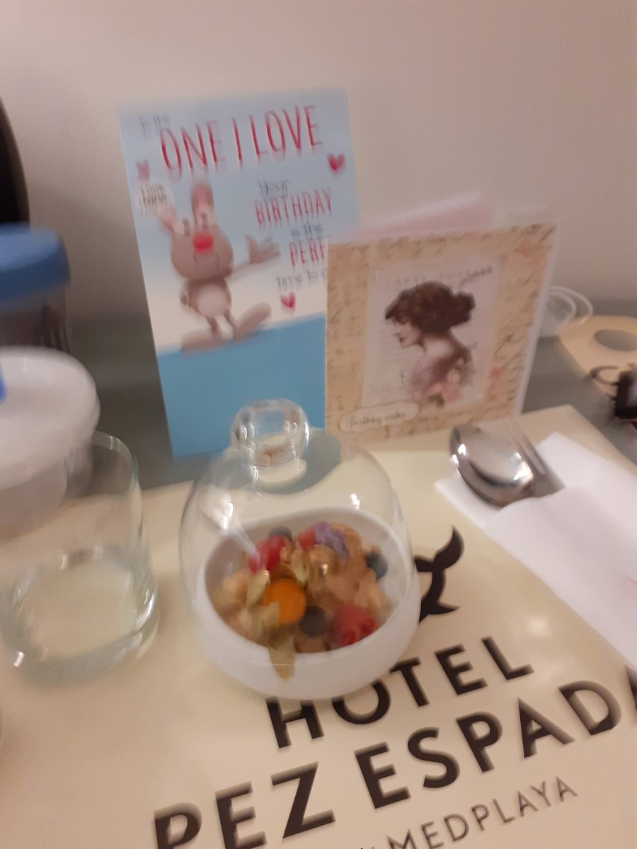 robrebbitt's tweet photo. Special thanks to @medplaya for the goodies left in the room for @franmaders birthday. https://t.co/BwRP07UNW4