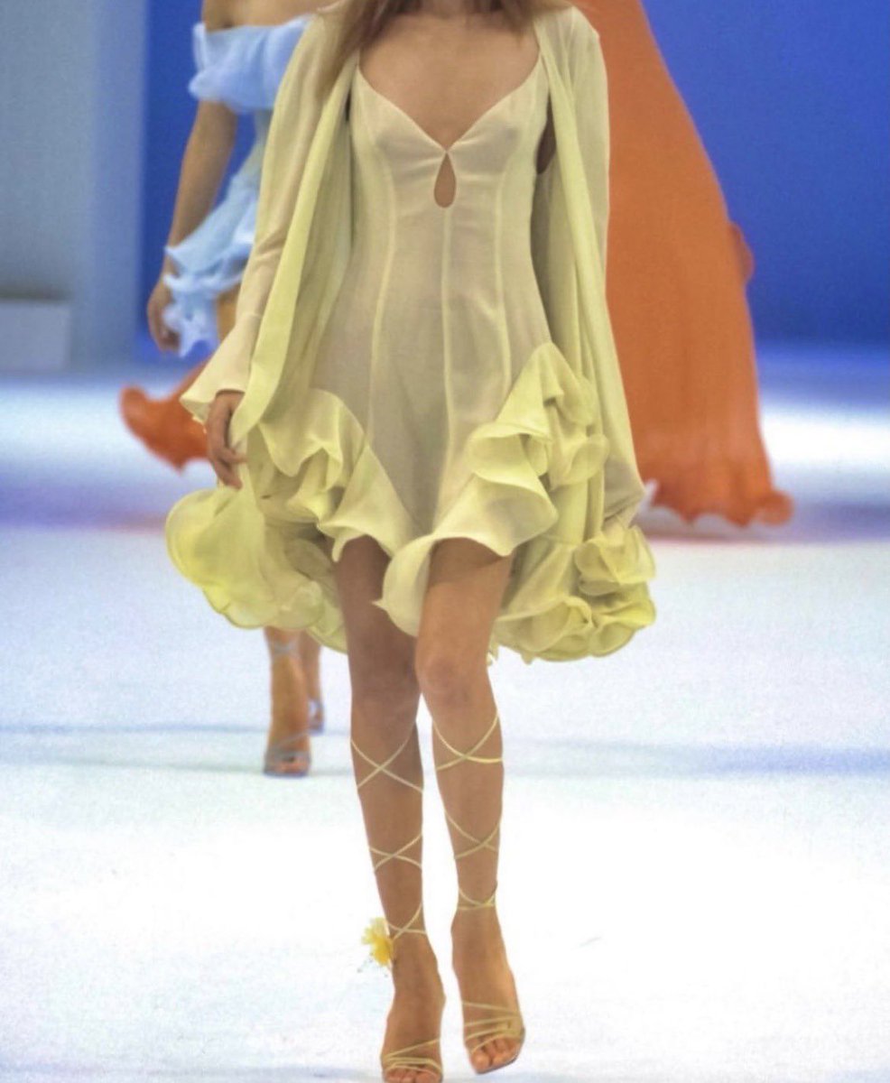 Iohlita's tweet image. Thierry Mugler Spring/Summer 1999