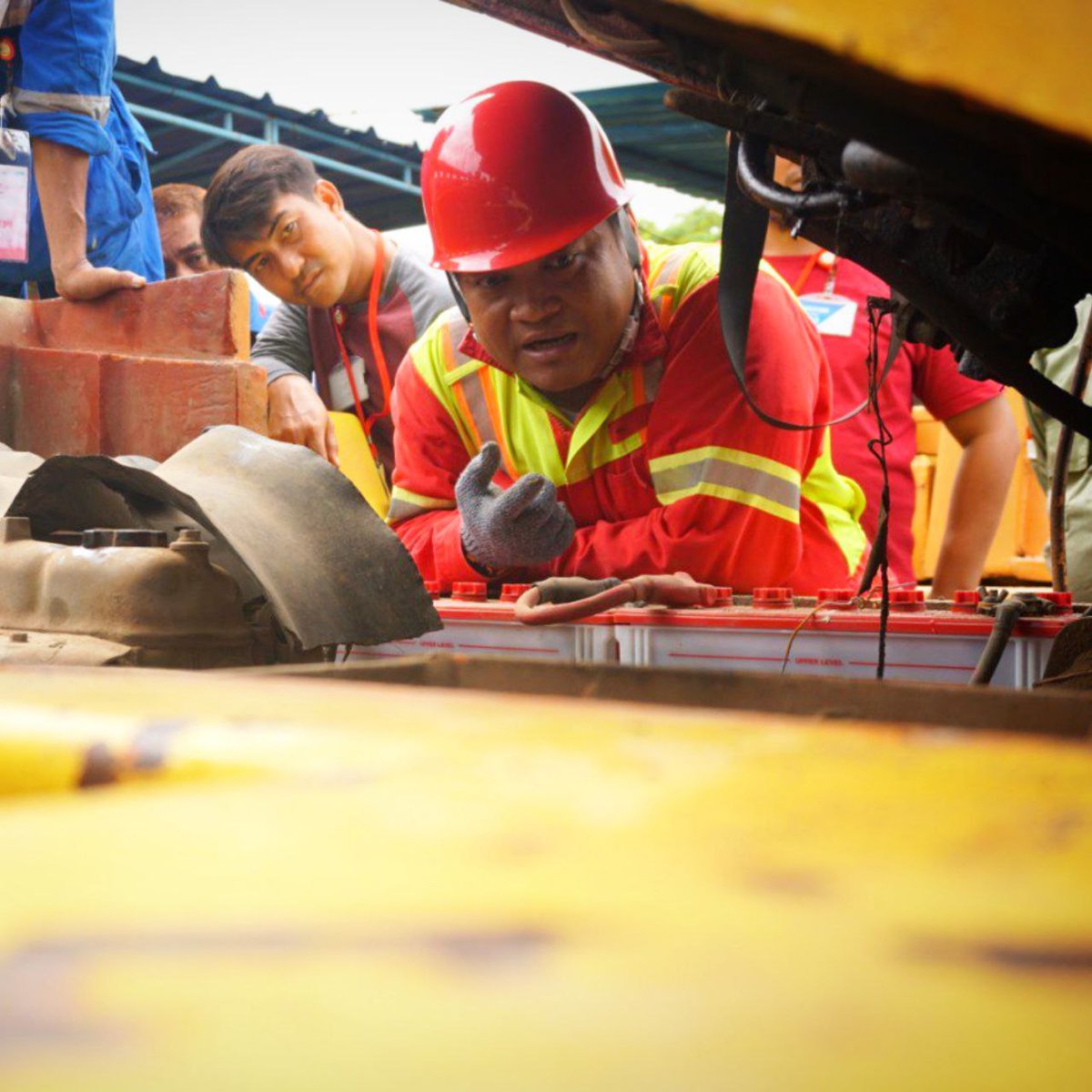 Filantra1's tweet photo. Hallo MITra!
PT Pertamina Drilling Services Indonesia (PDSI) menyelenggarakan program TJSL "Training Operator Forklift". Program ini merupakan kerja sama PDSI dengan Lembaga Sertifikasi Dinas Ketenagakerjaan untuk operator forklift Indonesia Drilling Training Center (IDTC). https://t.co/7z2I3NaRKO