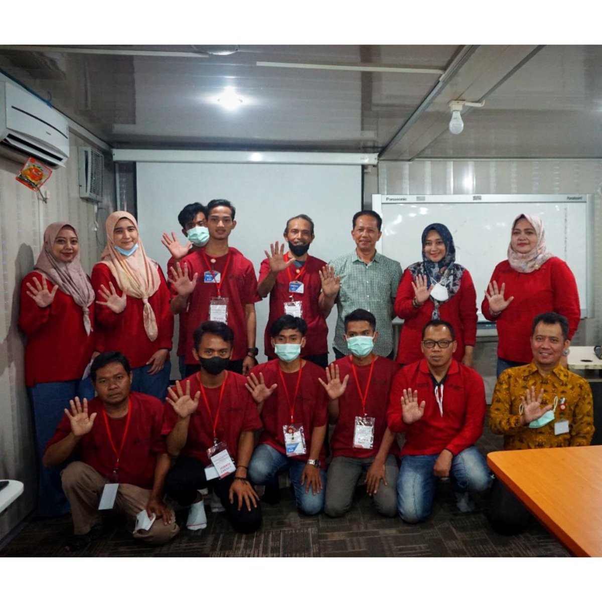 Filantra1's tweet photo. Hallo MITra!
PT Pertamina Drilling Services Indonesia (PDSI) menyelenggarakan program TJSL "Training Operator Forklift". Program ini merupakan kerja sama PDSI dengan Lembaga Sertifikasi Dinas Ketenagakerjaan untuk operator forklift Indonesia Drilling Training Center (IDTC). https://t.co/7z2I3NaRKO
