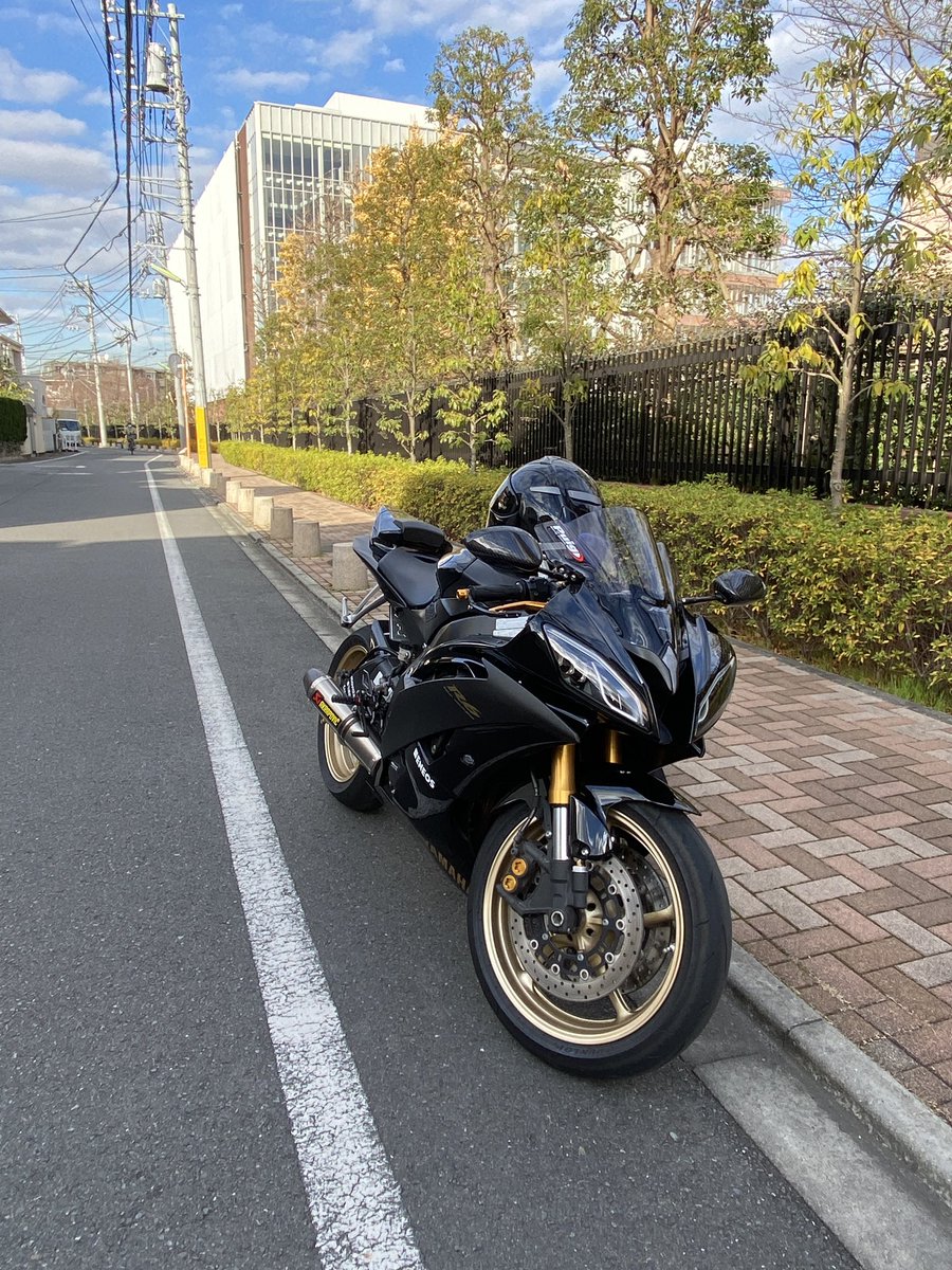 reno_13s's tweet photo. 大学の前でパシャリ
やっぱり13sかっこいいよね！ https://t.co/rcV38tWM3L