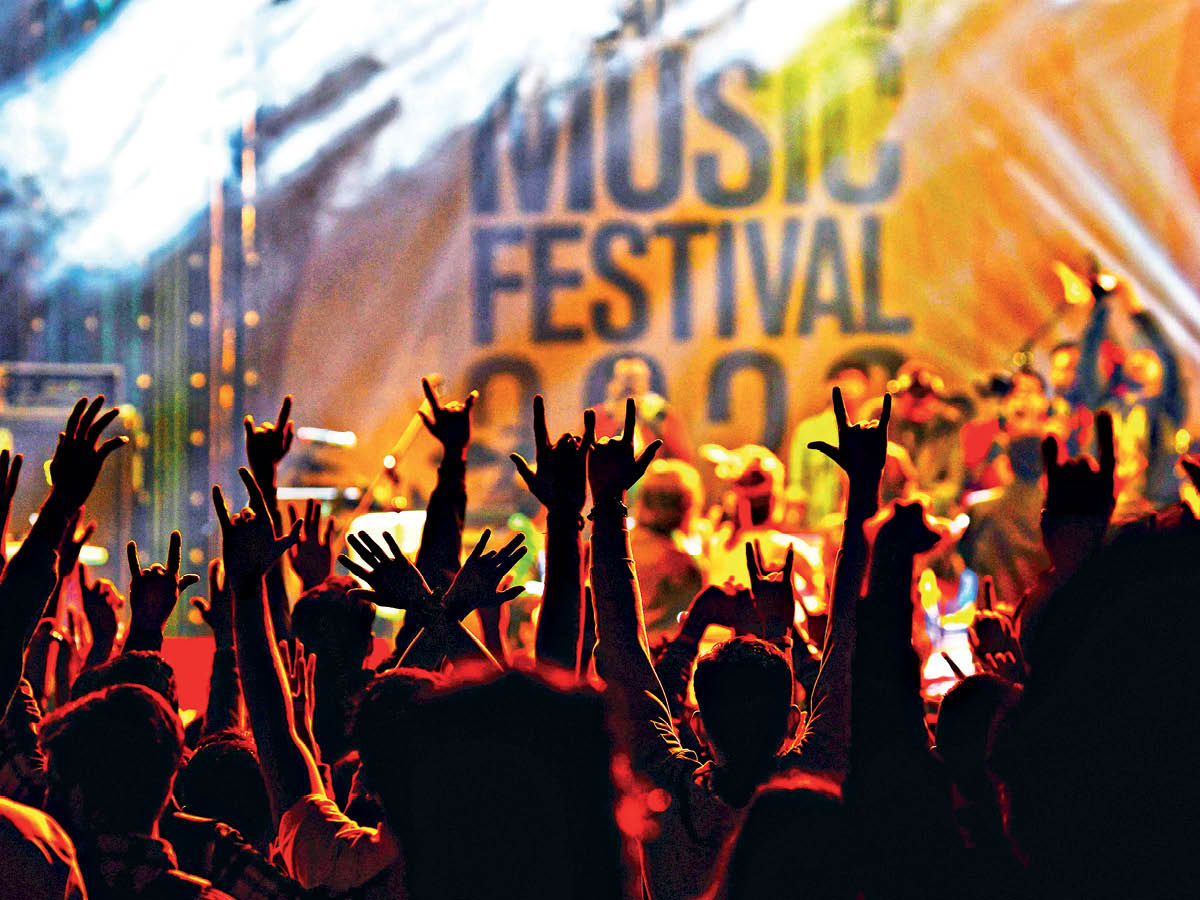 DelhiTimesTweet's tweet photo. #BackOnTrack: In 2022, #Delhi's event calendar remained packed after large-scale events made a full-fledged comeback to the city

Artistes share returning on stage to a #live audience makes them feel alive again 🎵🎼

Tap to read: https://t.co/wDuAGJwuMn

#Music #Entertainment https://t.co/ATZe5YUUu7
