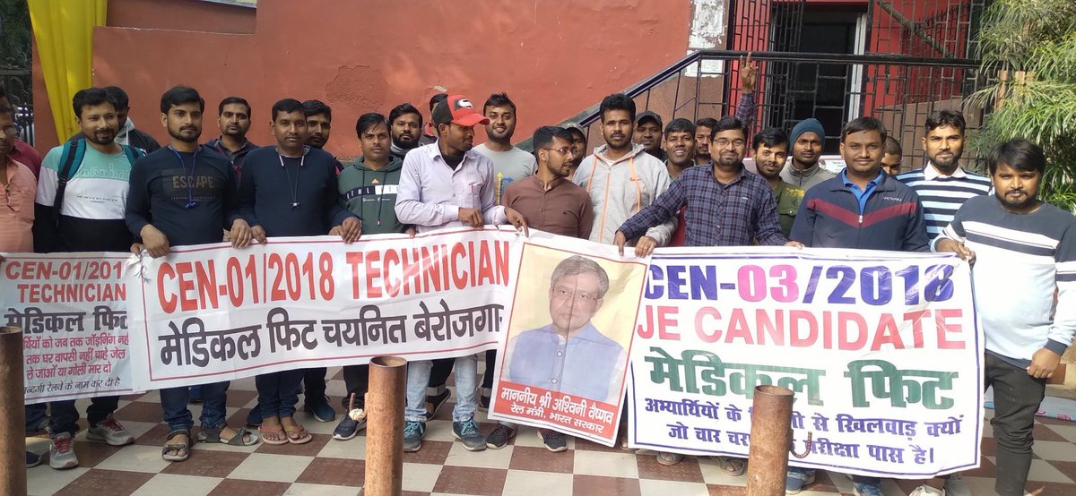 SUBODHK87258591's tweet photo. #RailMin_ClearAll_Waiting
#JUSTICE_FOR_RAIWAYS_STANDBY_CANDIDATES
@AshwiniVaishnaw @PMOIndia @narendramodi @RailMinIndia
से यही आग्रह है कि Replacement/additional पैनल का डिमांड उसी categoryसे करे JE/TECH जिस category में बच्चे standby में हैं और सभी standby बच्चों को नियुक्ति दे https://t.co/XSV0iIuACC