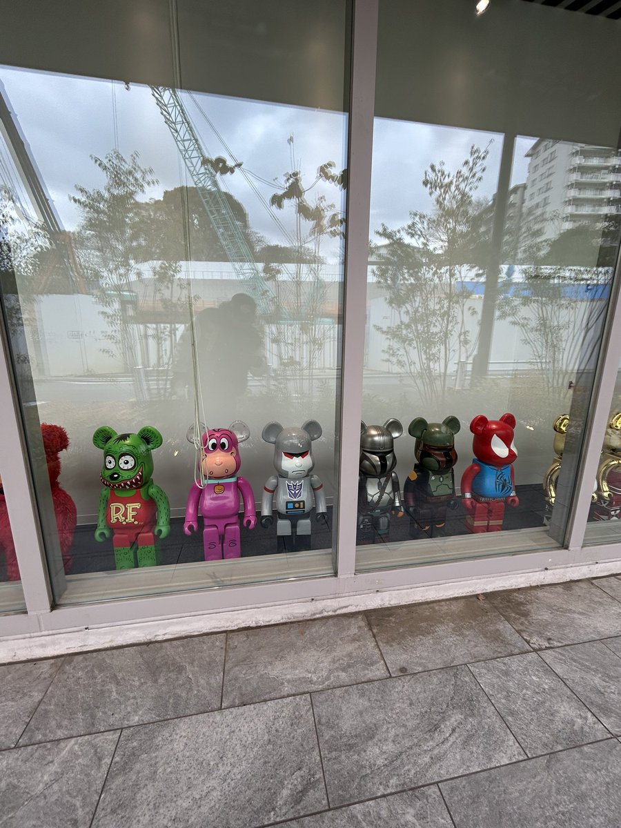 fishscale's tweet photo. Just left a meeting with Medicom Toy. 

More Felt furniture in 2023.
Felt Bearbricks in 2023. 

Real life situations 

@feltusa https://t.co/Bp29qNVmka