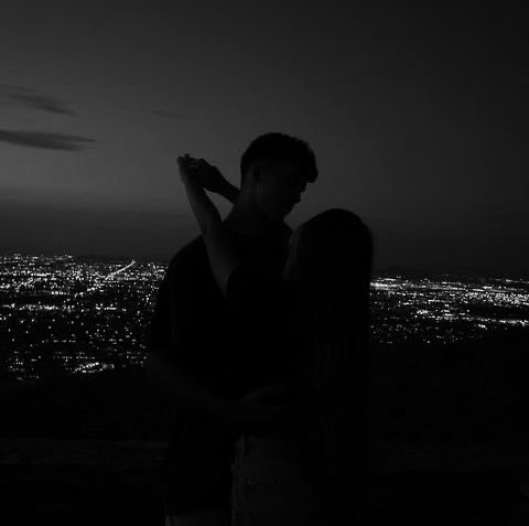 gatwinho's tweet photo. ⠀⠀ ⠀⠀ ⠀⠀ ⠀⠀21.12.2022
⠀ ⠀⠀@iitsdarkanii : prometo te amar 
⠀⠀ ⠀⠀ ⠀⠀ como um idiota ama! https://t.co/Hx2Is3pSST