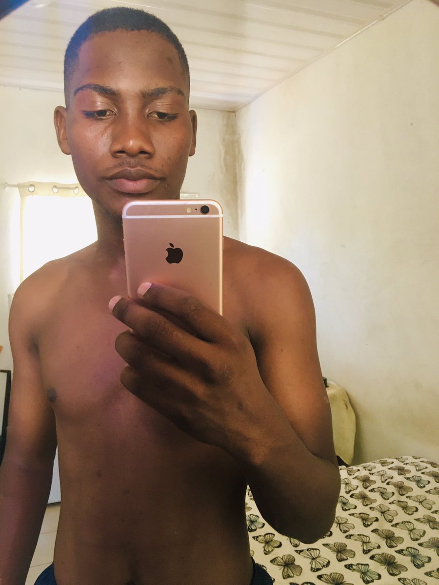 MrMaedza's tweet photo. Yu can bless me ka Ewallet ya December if yu lyk💕🦋🦋🦋😩 https://t.co/jLK1essX37