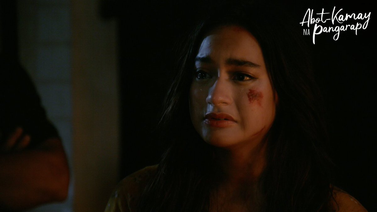 GMADrama's tweet photo. Matutulungan pa ba ni Risa na makatakas si Analyn? 😰 

#AKNPMayPagasaPa | 2:30 PM
#AbotKamayNaPangarap https://t.co/q6kEtLTi07