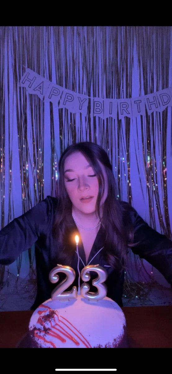 Katiebckl's tweet photo. Busy making wishes 💋 https://t.co/N5PvrLODkB