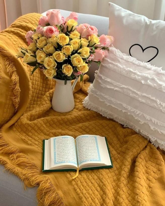 #جبر_خاطر
من أهم مُهمَّات الشيطان أن يَصُدَّك عن القرآن
ستظل تختلق الأعذار حتى يَمُر العمر يا صاحبي دون أن تشعر
ثمَّ تتقطَّع نفسك حسرات وهو يشفع لأصحابه يوم القيامة وأنت محروم
لا تغفل عن وردك من القرآن ..
#صباح_الخير