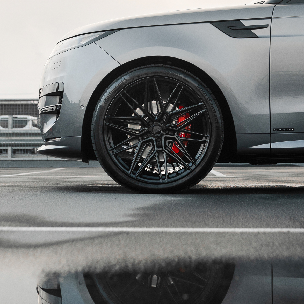 VOSSEN_JAPAN's tweet photo. LAND ROVER RANGE ROVER x HYBRID FORGED SERIES: HF-7
F : 24x10 / R : 24x10
インセット、P.C.D、ハブ径、カラー(5色)のオーダーがアップチャージ無しで可能です。ハブ径も車種専用にすることで精度の高い車両への取り付けが可能。
#VOSSEN #VOSSENJAPAN
#LANDROVER #RANGEROVER #SVR #HF7 https://t.co/Sf09dkoIn9