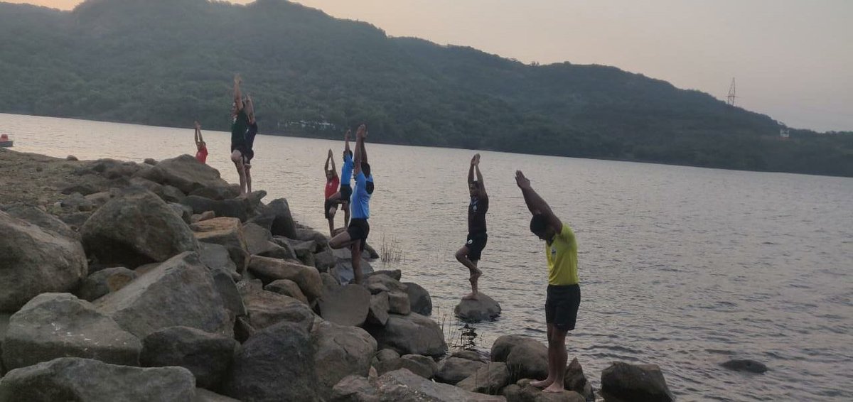IN_INSShivaji's tweet photo. "#Yoga does not change the way we see things, it transforms the person who sees." #BKS_Iyengar. Regular yoga practice emphasised for benefit of trainees for overall physical development at #INS_Shivaji.

#yogaforgoodhealth https://t.co/Rt4IFJxOSf