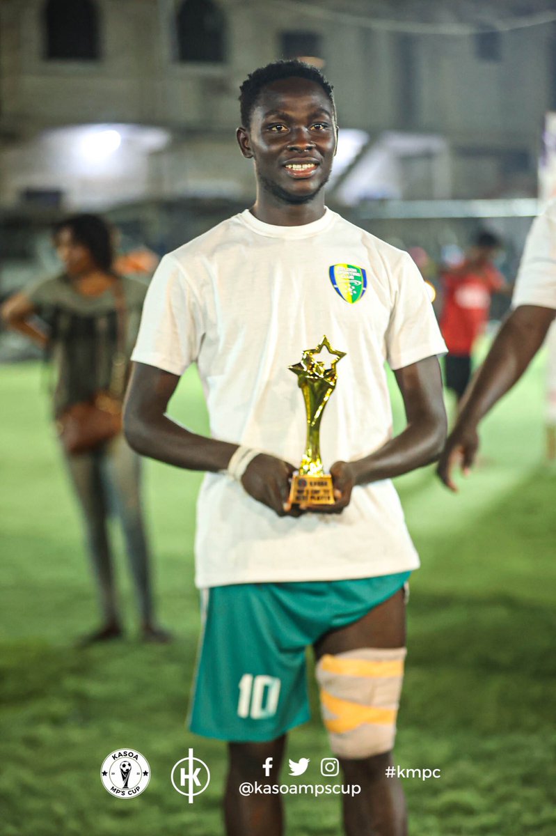 kasoampscup's tweet photo. The overall best player of the tournament was awarded to Hayford Aduboahen of Seldoh Sc
#kmpc22 #kmpc #youthempowerment #footballmadeinkasoa #kasoa https://t.co/mIPsrGPxrd