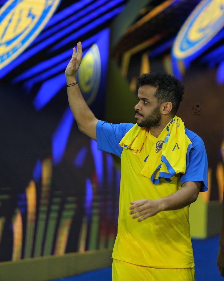 🔴 حقيقة😫
🔷 انتهى عبدالفتاح عسيري سريعًا في #النصر رغم موهبته وصغر سنه
🔷 كان متحمسًا كثيراً لخوض هذه التجربة وضحى بالكثير لتتم الصفقة ومع ذلك لم تدم هذه الفرحه
🔷 تجربة عبدالفتاح وعدم نجاحها تحتاج للبحث والتدقيق لمعرفة اسباب الفشل.
🔷 وأخشى على غريب أن يلحقه بالطريق.
#الهلال