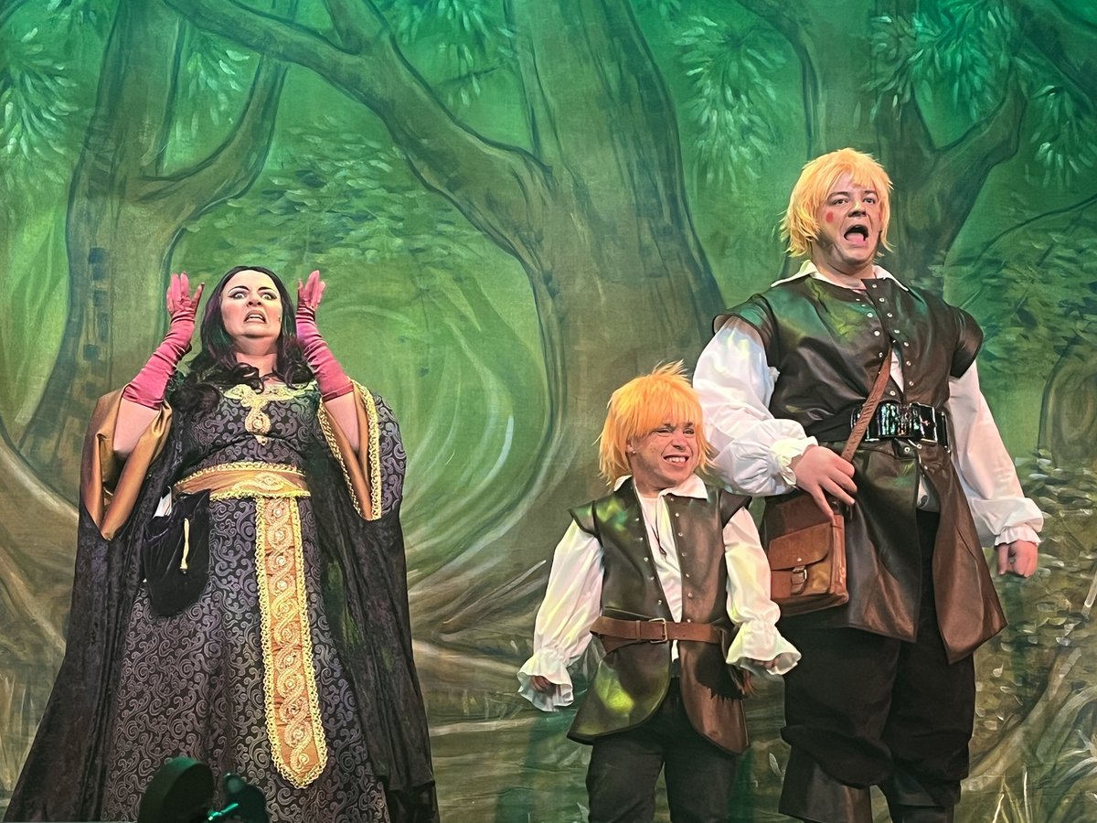 Lincoln_BIG's tweet photo. Yesterday we saw the brilliant Rapunzel at @LincolnDrill and were singing along from the get-go!

Get ready for impressive vocals, slapstick comedy and brilliant stage designs.

Running until January 2nd, it's not too late to book your tickets👉https://t.co/IgYhOROvJx

📸@jmpltd https://t.co/0S2Zt29j3s