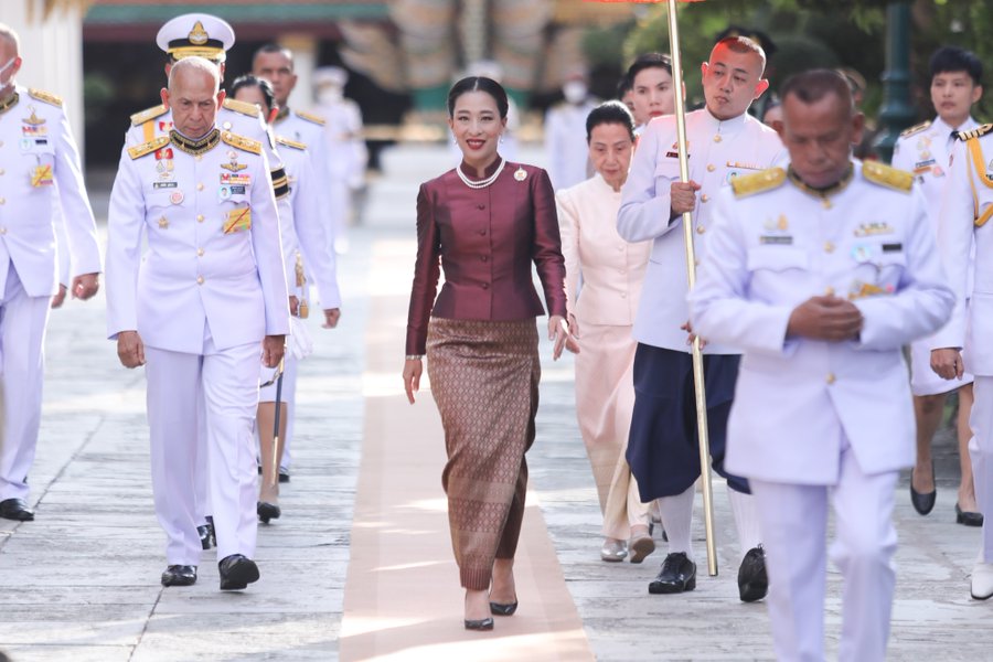 TDi1909's tweet photo. ขอให้ทรงปลอดภัยในทุกวินาที..♥️🧡#ดวงใจของแผ่นดิน #องค์ภา #เรารักองค์ภา #เรารักสถาบันพระมหากษัตริย์ https://t.co/zRh1ruW5xP