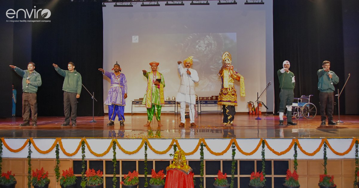 enviro_india's tweet photo. Know #Safety, 
No #Accidents!

An #Informative message on #SafetyAtWorkplace was conveyed by the #SiteTeam through their #Beautifully #Choreographed #Skit.

#EnviroAwards2022 #BuildingAwards #BuildingAwardsFunction #Navrasa #RnR #RewardsAndRecognition #Enviro #FacilityManagement https://t.co/2s5wRFB3A9