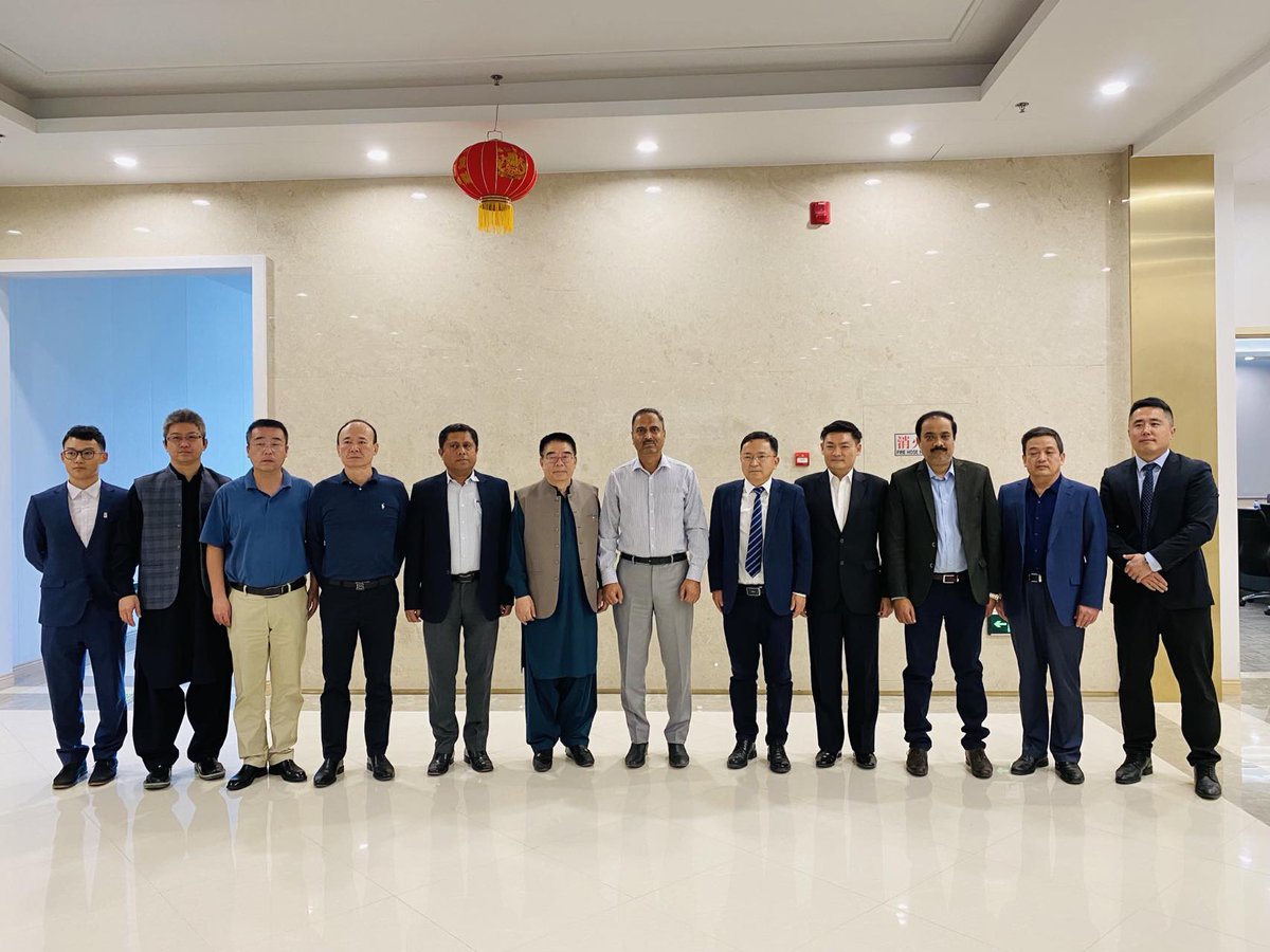 PR_COPHC's tweet photo. A delegation of East Sea Group Limited visited Gwadar Port and Free Zone meeting with leadership of COPHC and GPA to work out a framework for the establishment of a multi-billion dollar Ship-to-ship oil blending facility.🇵🇰🇨🇳 https://t.co/O17Z7ienDH