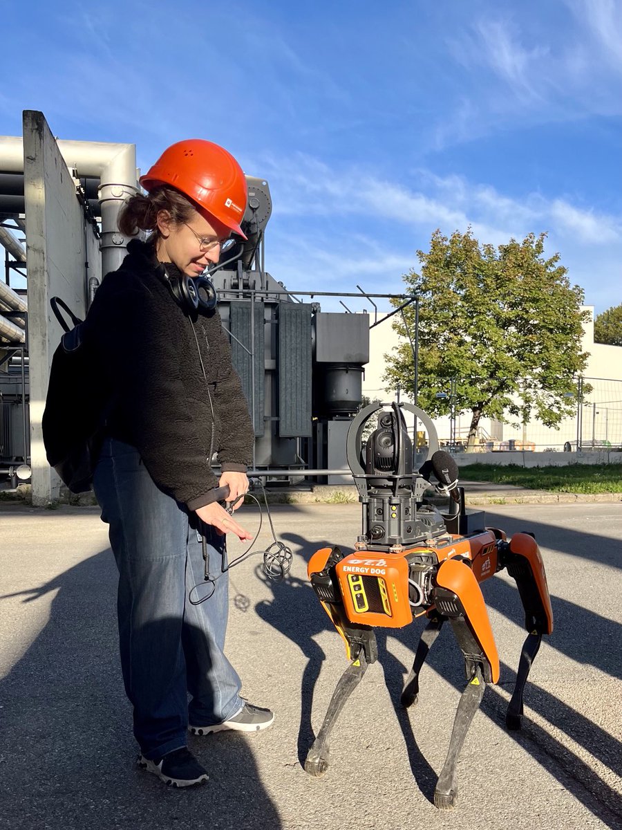 Im Kraftwerk Simmering der ⁦<a href="/WienEnergie/">Wien Energie</a>⁩ gibt es einen neuen Mitarbeiter: ab Frühling soll „Energy dog“ hier nach dem Rechten sehen. ⁦<a href="/AnnaMasoner/">Anna Masoner</a>⁩ hat den #roboterhund bei der Arbeit begleitet. oe1.orf.at/player/2022122…