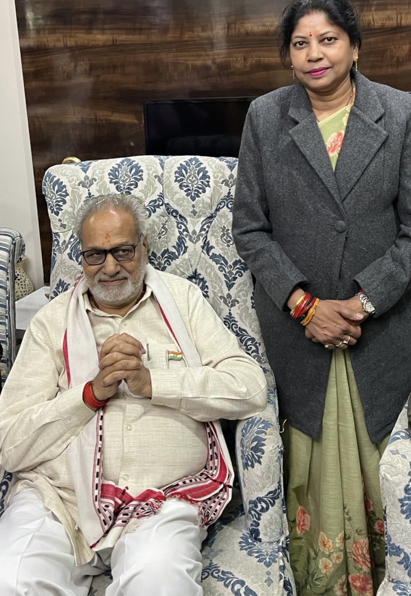 आज गुड़गाँव में उड़ीसा के महामहिम राज्यपाल प्रोफ़. श्री गणेशी लाल जी से सौजन्य भेंट की एवं उनका आशीर्वाद लिया।

<a href="/GovernorOdisha/">Governor Odisha</a>
