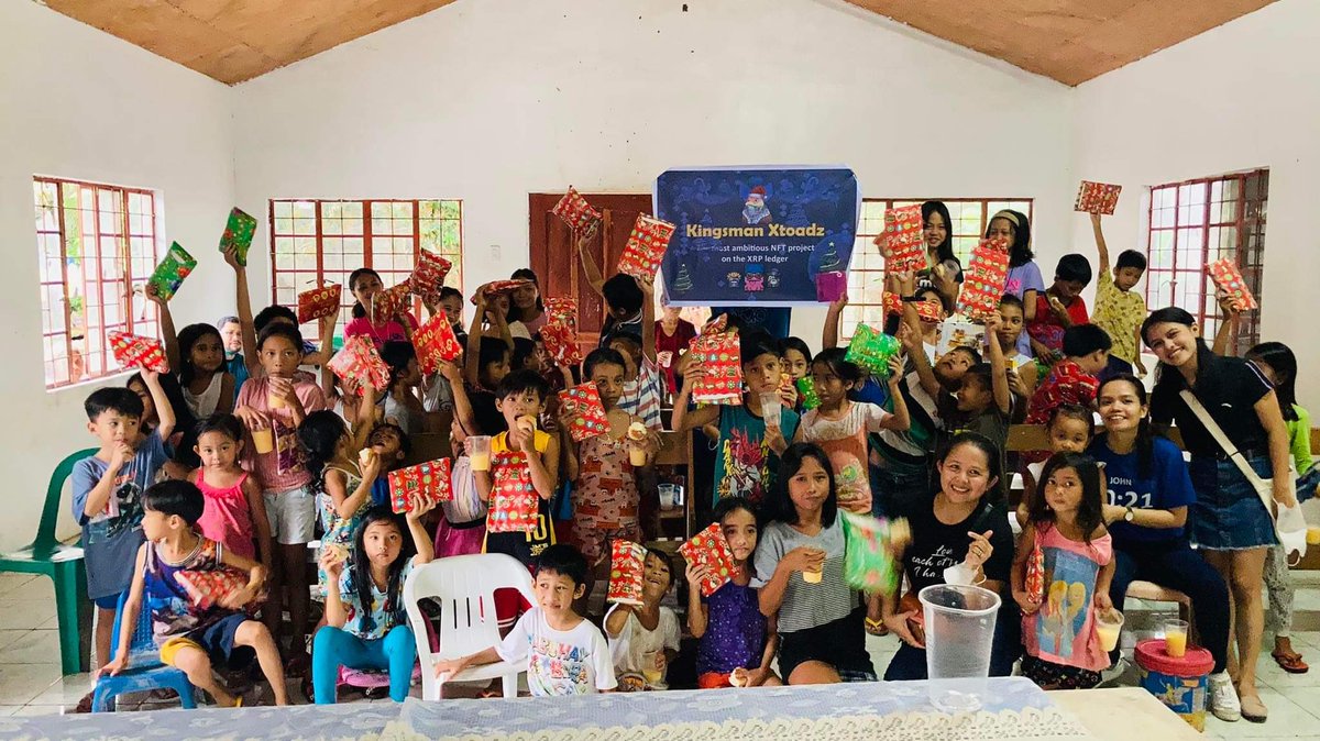 Dianah143's tweet photo. Gift giving Toys for Children
Kids are so happy when we let them feel the spirit of Christmas!!
#Xtoadz @KingsmanxToadz @c1nk89 @mcoen41  thank you for your kindness 🙏
#XRP #XRPCommunity #FlareNetwork #SongbirdNetwork #cryptocurrency #DeFi #NFTs #SGB #nftcommunity https://t.co/gDsG1ukLme