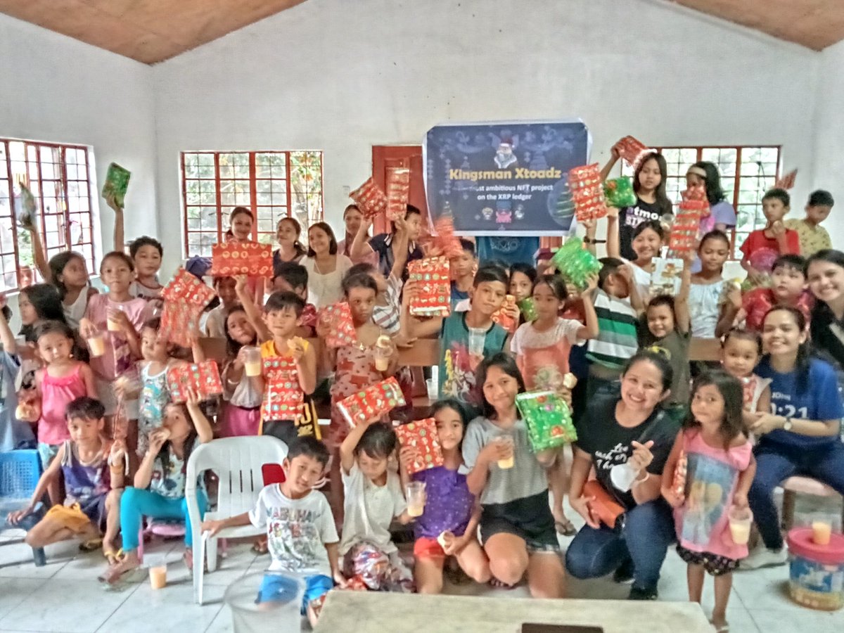Dianah143's tweet photo. Gift giving Toys for Children
Kids are so happy when we let them feel the spirit of Christmas!!
#Xtoadz @KingsmanxToadz @c1nk89 @mcoen41  thank you for your kindness 🙏
#XRP #XRPCommunity #FlareNetwork #SongbirdNetwork #cryptocurrency #DeFi #NFTs #SGB #nftcommunity https://t.co/gDsG1ukLme