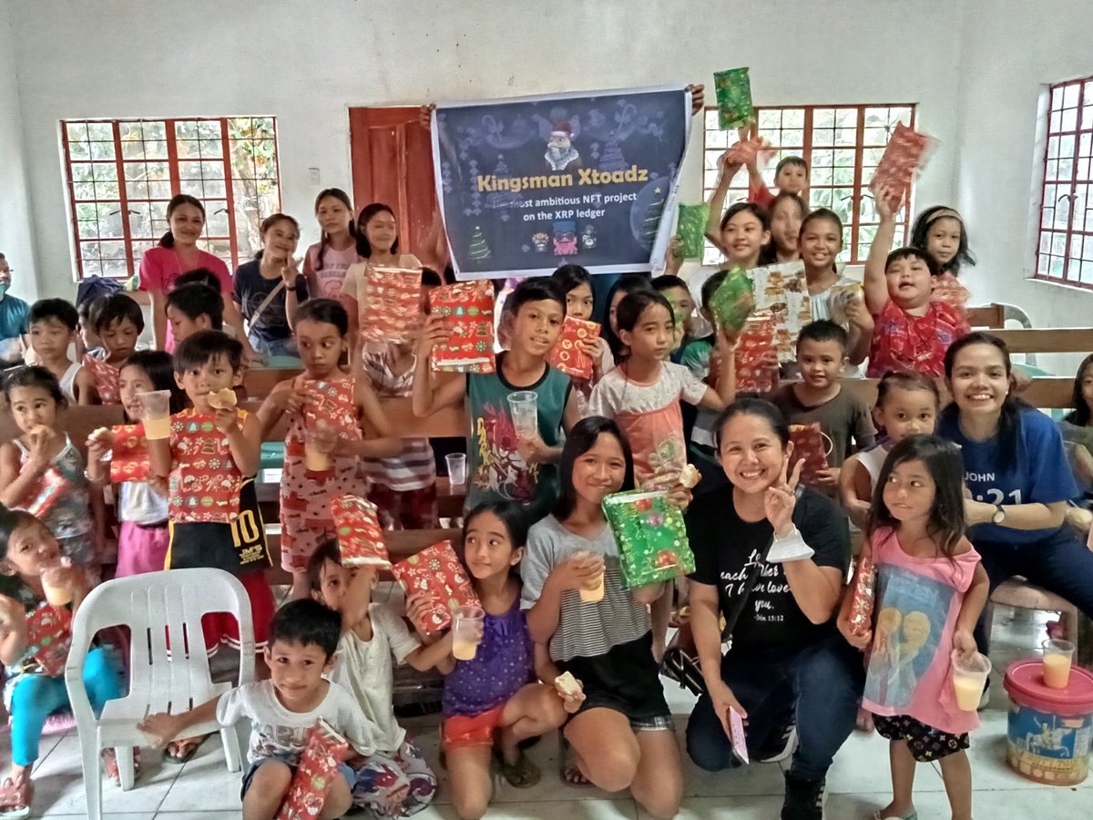 Dianah143's tweet photo. Gift giving Toys for Children
Kids are so happy when we let them feel the spirit of Christmas!!
#Xtoadz @KingsmanxToadz @c1nk89 @mcoen41  thank you for your kindness 🙏
#XRP #XRPCommunity #FlareNetwork #SongbirdNetwork #cryptocurrency #DeFi #NFTs #SGB #nftcommunity https://t.co/gDsG1ukLme