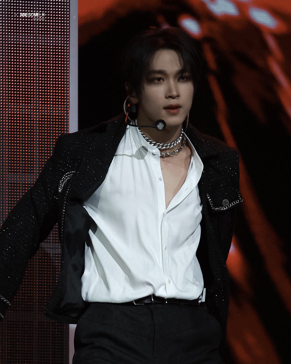 nctzenbase's tweet photo. 🫶 BISA APA KMU?? 😗 😗 https://t.co/VG8PjObkBo
