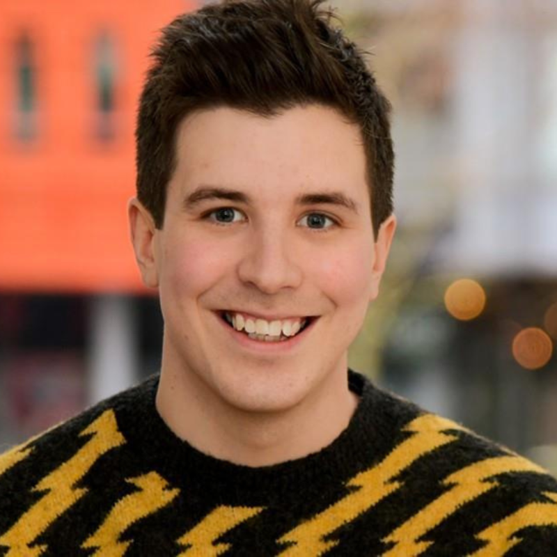 NottmTrentUni's tweet photo. 🤯 Ahead of #TheTraitors finale, did you know that an NTU graduate works on the show?

Tom Price, who studied Broadcast Journalism, is a Development Producer at @studiolambert 👏

He's one of @Broadcastnow's Hot Shots for 2022. Read about his career so far 👇 @NTUAlumni @ntuhum