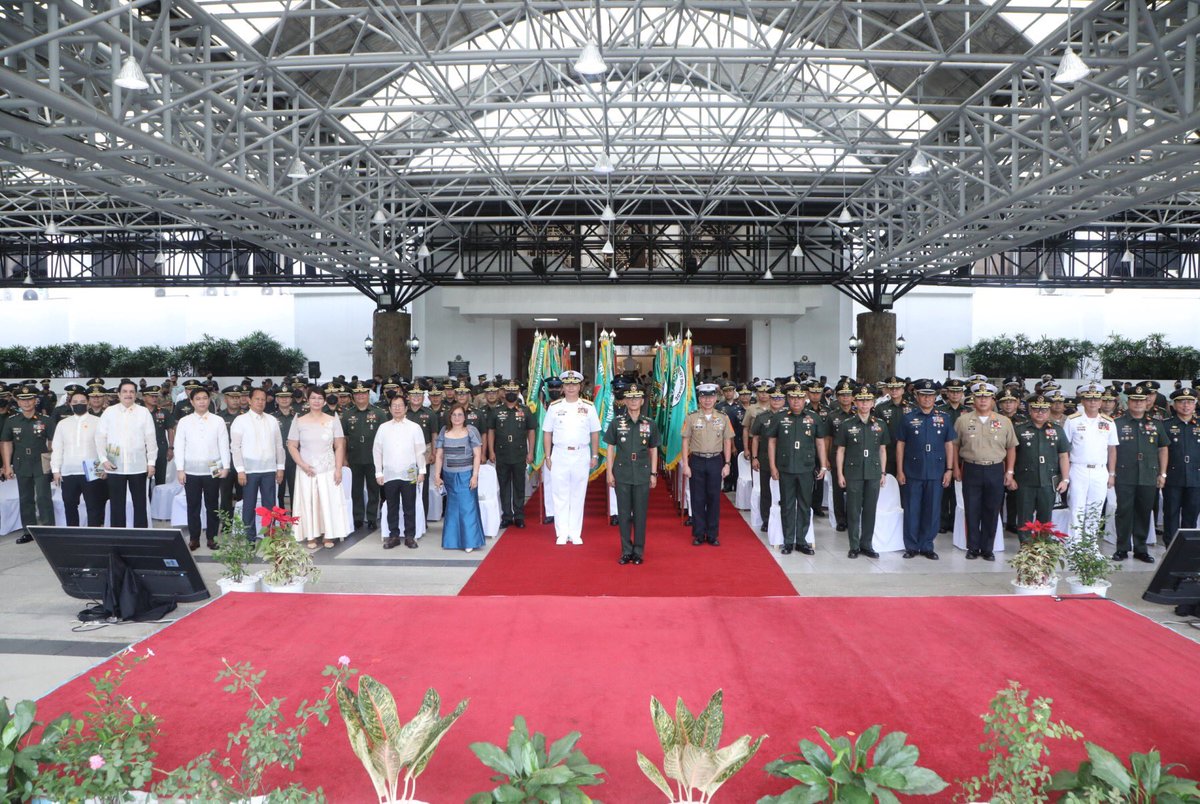 TeamAFP's tweet photo. The AFP presented a Kapayapaan Award to its partners for their invaluable and continuing support to the military during the recognition ceremony as part of the 87th AFP anniversary on December 21.
Read more: https://t.co/KD7EEcFk89
#AFPyoucanTRUST
#AFPat87 https://t.co/Gdr6G6QjnP