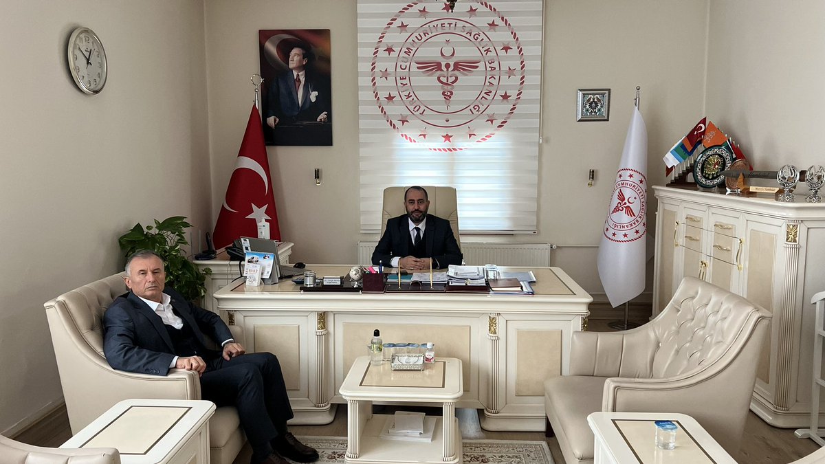 _huseyintutar68's tweet photo. Hatay Sağ.İl Müd. Sn.Mustafa HANBOLAT'ı ziyaret ederek çalışmalar hakkında istişarede bulunduk.Pandemi sürecinde ve yapılan sağlık yatırımlarında göstermiş olduğu gayretli çalışmalarından dolayı şahsına ve ekip arkadaşlarına teşekkür eder Memur Sen olarak daima yanlarındayız. https://t.co/JU6fzSHJJA