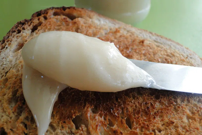 DAILY BEE FACTOID
HONEY crystallizes. Crystallization is a normal, natural &amp; inevitable process- not a sign of deterioration. Crystallized honey retains its flavour &amp; properties (enzymes, proteins, vitamins) simply changing texture. HONEY can be stored indefinitely. 
#savethebees