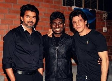 Dasara2810's tweet photo. Discussion is going to bring #SharukhKhan into #Thalapathy68 for a pivotal role🔥
A perfect pan Indian project 🤙💥
#ThalapathyVijay - #Atlee - #Sunpics
©VP https://t.co/XQa2F33biX