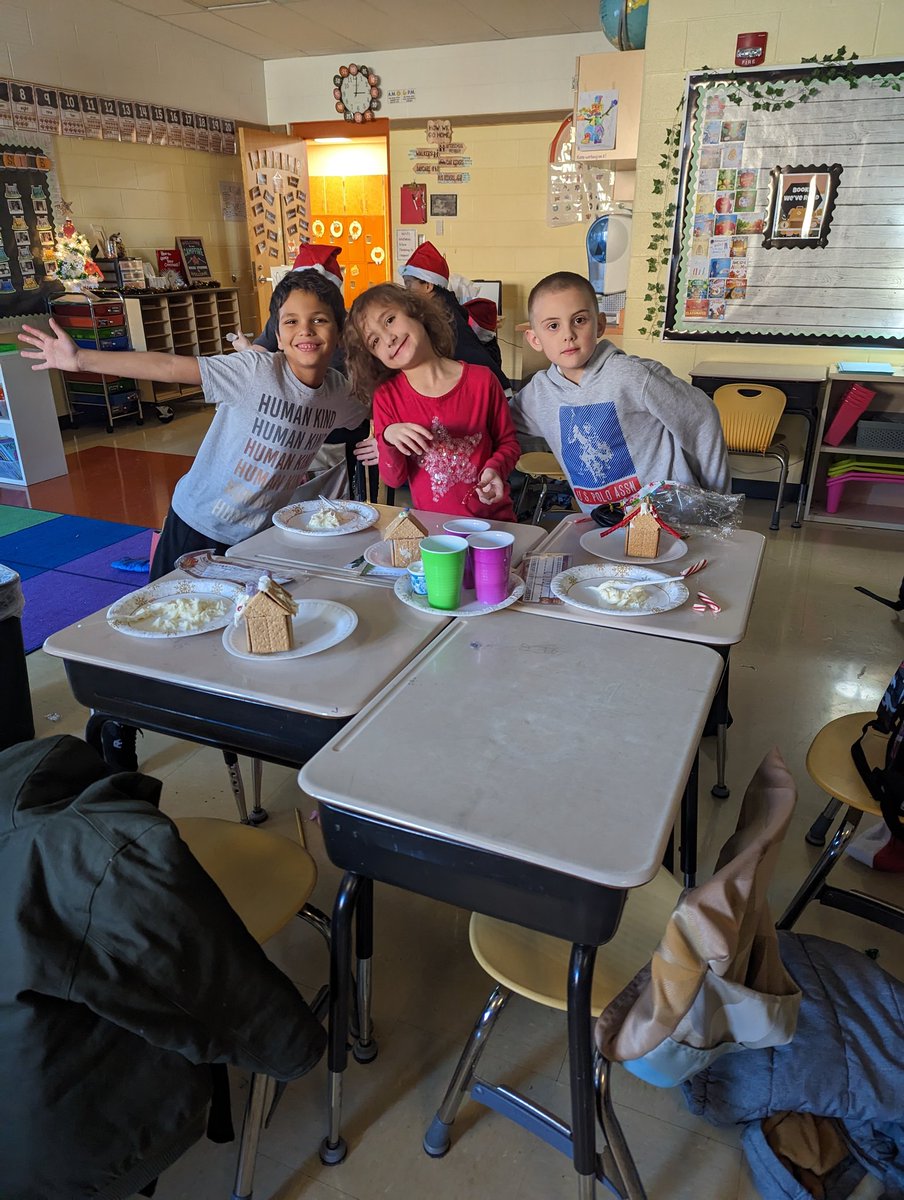 lalehnhoff's tweet photo. From Germany to Israel to Italy &amp; Mexico (+a few more), our first graders learned about Christmas around the world before we wished them a happy holiday break! We finished the day making gingerbread houses! #OneLinden #firstgradefunandlearning https://t.co/YjuJEcEKBK