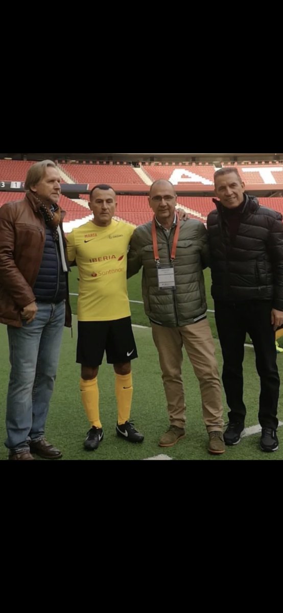 Richy0coma0's tweet photo. #lEYENDAS @Francisco_Buyo #BERDSCHUSTER #BENEFICO @DownMadrid @Metropolitano #FUTBOL #MAESTRO #JUANCHOGALLARDO @marca https://t.co/4hzbBsEWIz