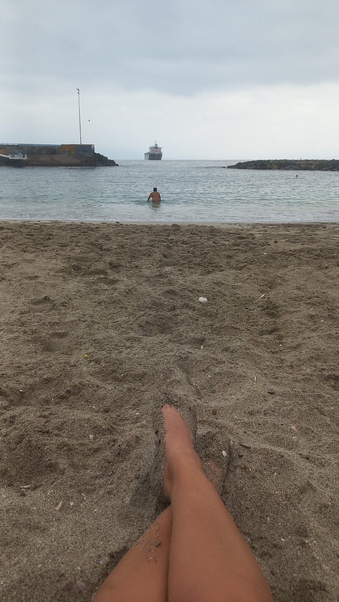 JennyAraya12's tweet photo. Buenos dias!! No hay nada mas rico que partir el dia con terapia de entrenamiento y naturaleza❤ al agua pato!!!
#love #segundaregion #antofagasta #chile #calama #mejillones #tocopilla #oceano #aguita #arenaymar https://t.co/o2QgX1516d