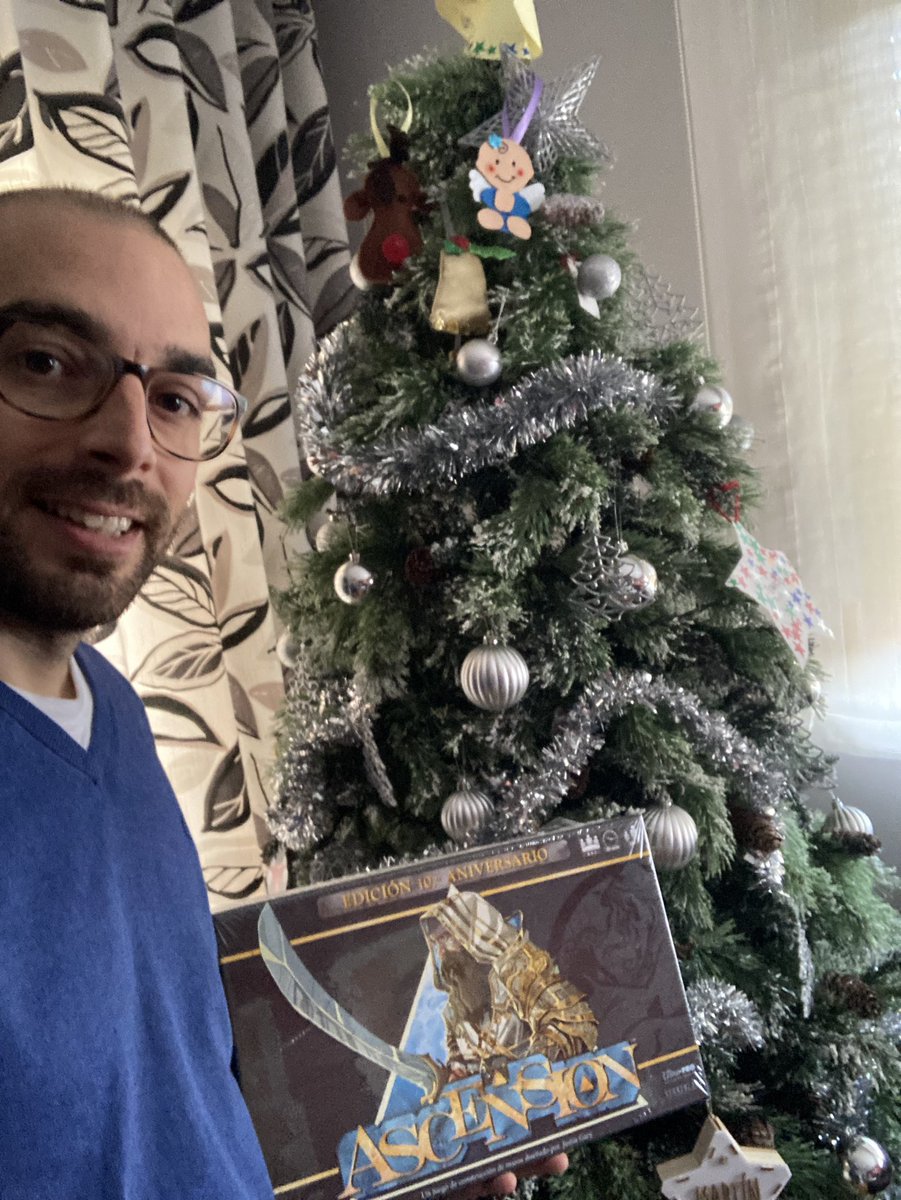 manu_mzn's tweet photo. @Tcgfactory Feliz #TCGVIDAD a todos!! y que este año os traigan muchos juegos de @Tcgfactory! https://t.co/Q5iCls7TEw
