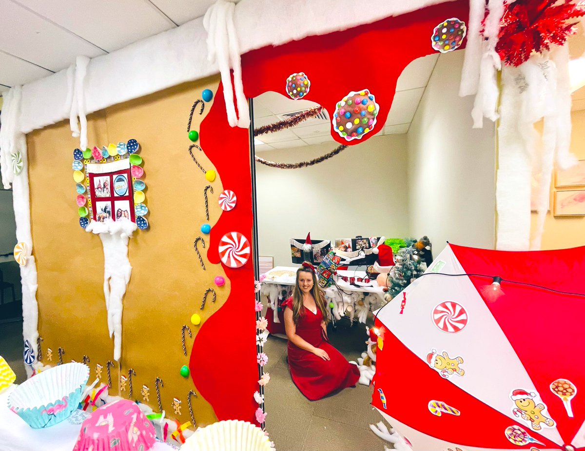 Last day of the year in my Gingerbread Office <a href="/UOW/">UOW</a>. Decorations aside, I feel grateful for time on-campus and for the colour, creativity and joy that is always present in my workspace thanks to my amazing colleagues within LTC &amp; across our vibrant <a href="/UOW/">UOW</a> community #ThisIsUOW