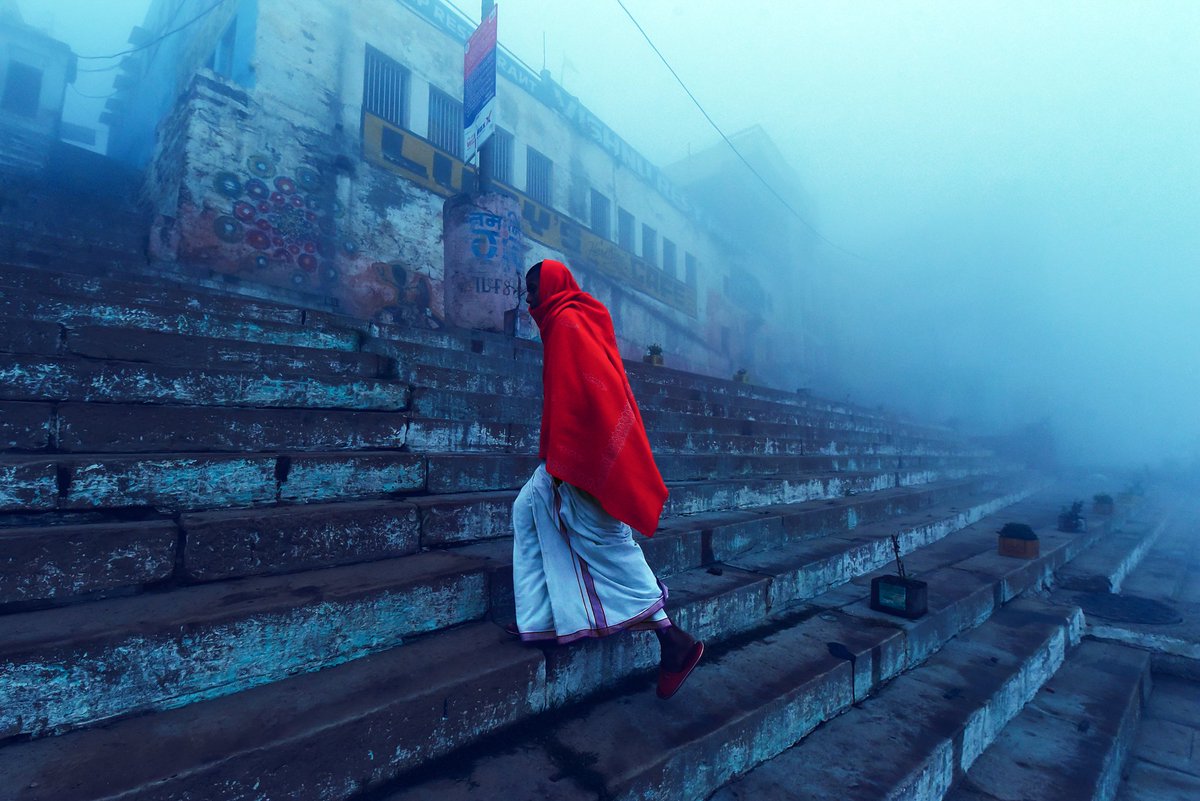 Deckle_Edge's tweet photo. GM. Missing the winter magic along the Ghats of Varanasi. 😔❤️🙏 https://t.co/9RRei9GYOL