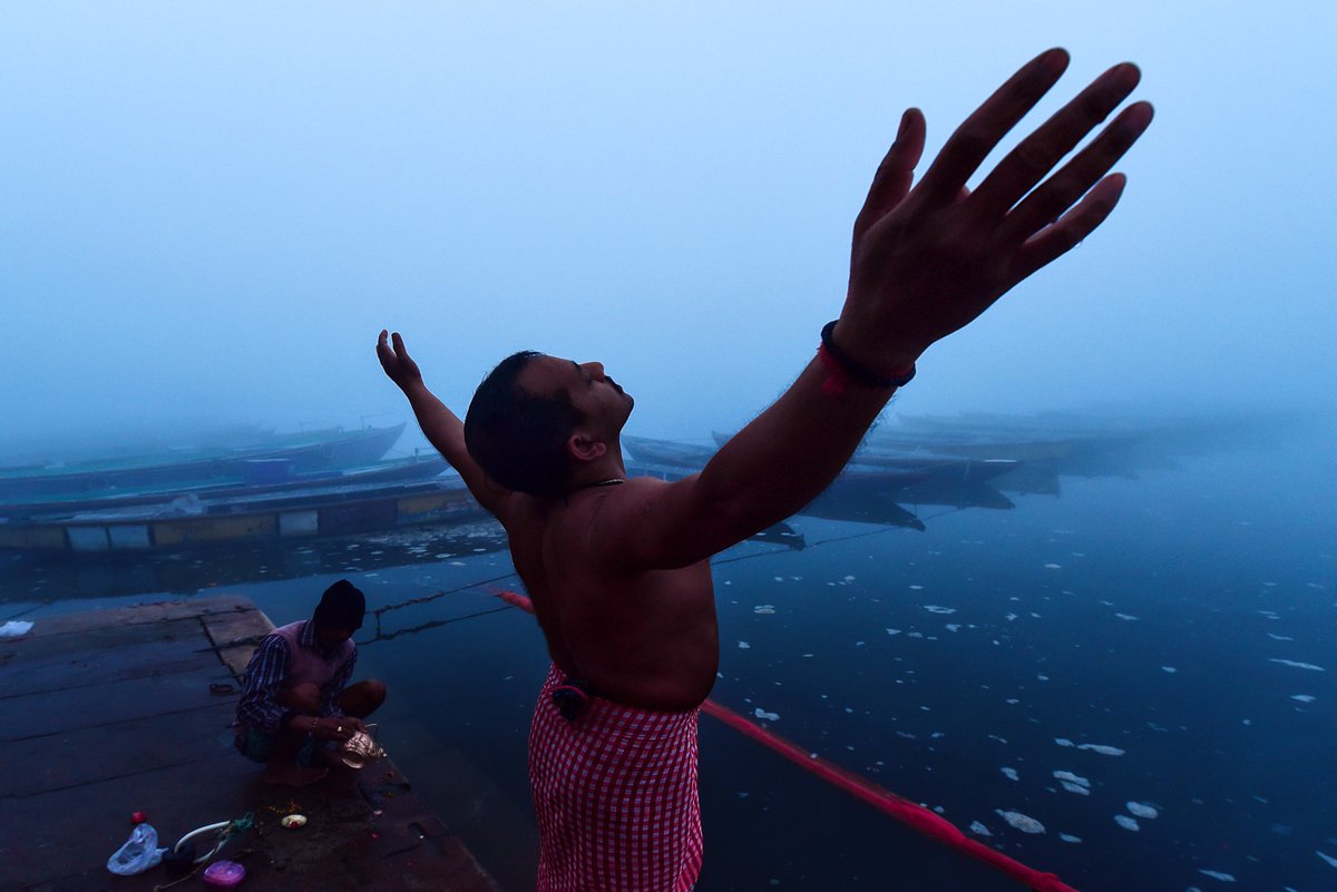 Deckle_Edge's tweet photo. GM. Missing the winter magic along the Ghats of Varanasi. 😔❤️🙏 https://t.co/9RRei9GYOL