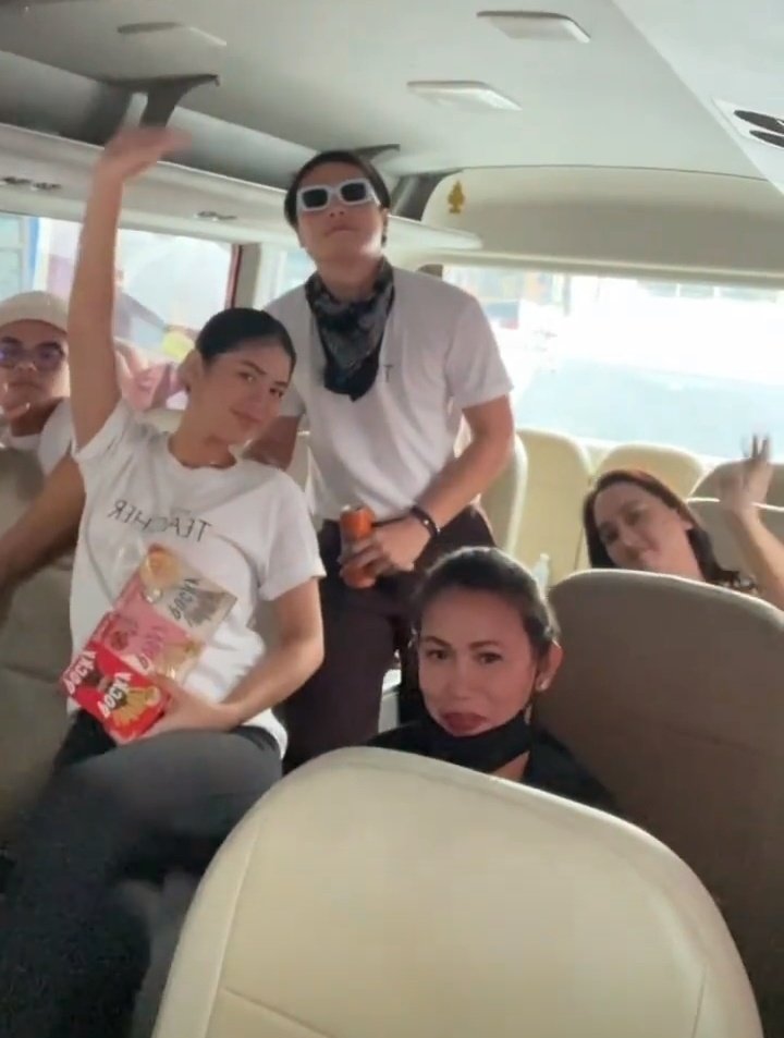 JulieAlvarez's tweet photo. Ready na mga crushmates ko🤍😎
#LoiNie || #MyTeacherMMFF2022 
@iamAndalioLoisa @iamr2alonte https://t.co/PRSdd3voBg