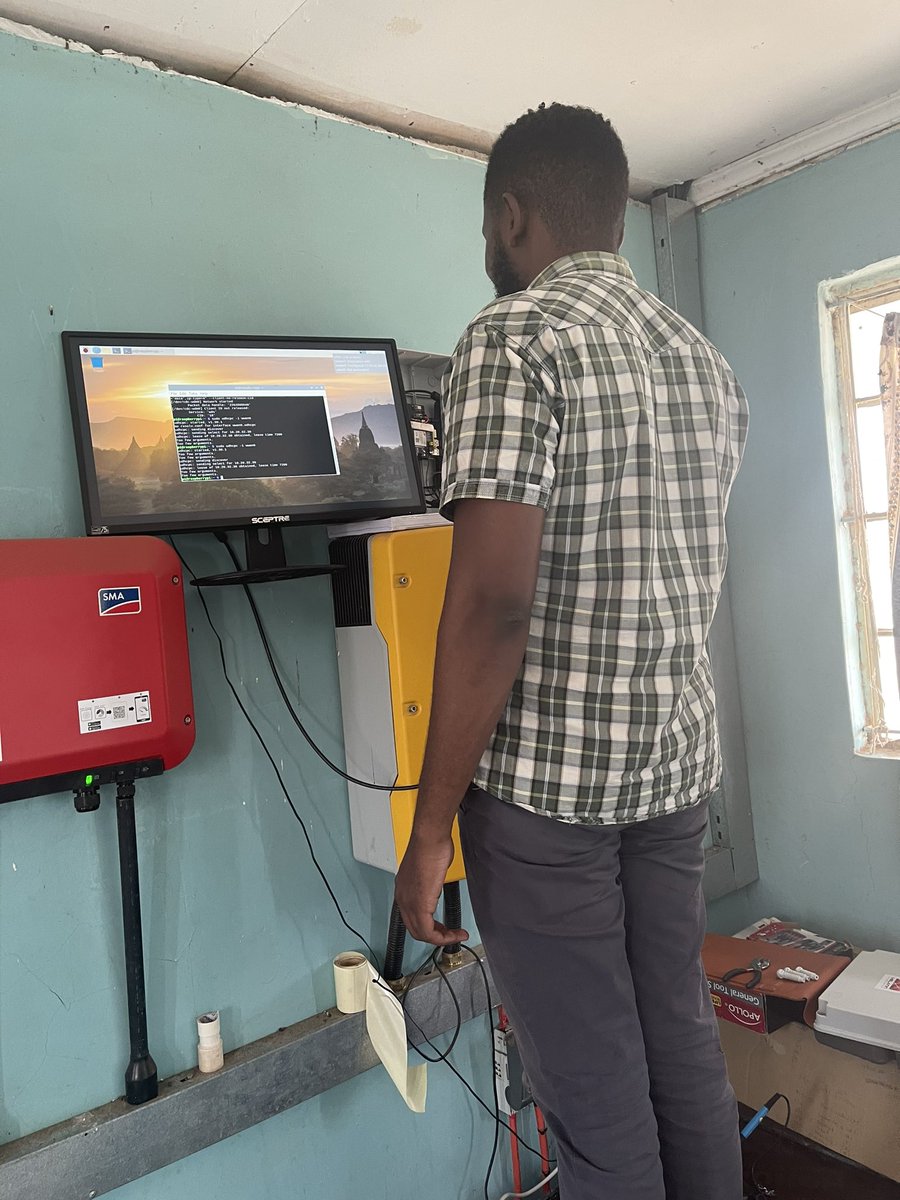 MelaninSolar's tweet photo. At our pilot solar site testing our #MSBX technology of saving excess energy digitally cc #Whive🐝 #Bitcoin #Lightning⚡️@whiveIO @BitHubAfrica https://t.co/fIOwRxIYct