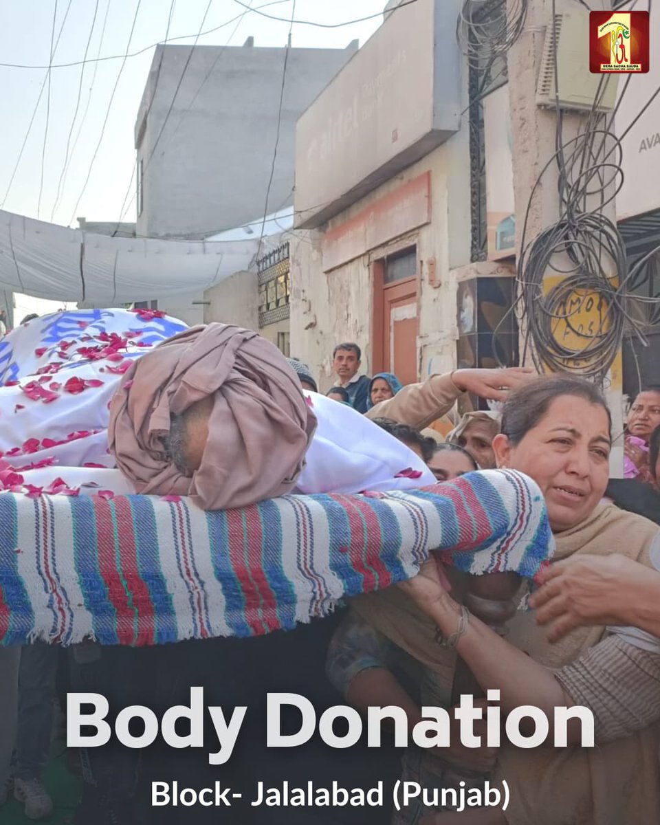 DSSNewsUpdates's tweet photo. Another big example of standing stronger &amp; right in this society full of conservative norms is Body Donation! Keeping aside all myths, volunteers of #DeraSachaSauda have filled affidavits stating their will for #PosthumousBodyDonation. https://t.co/bfrETQLCjn