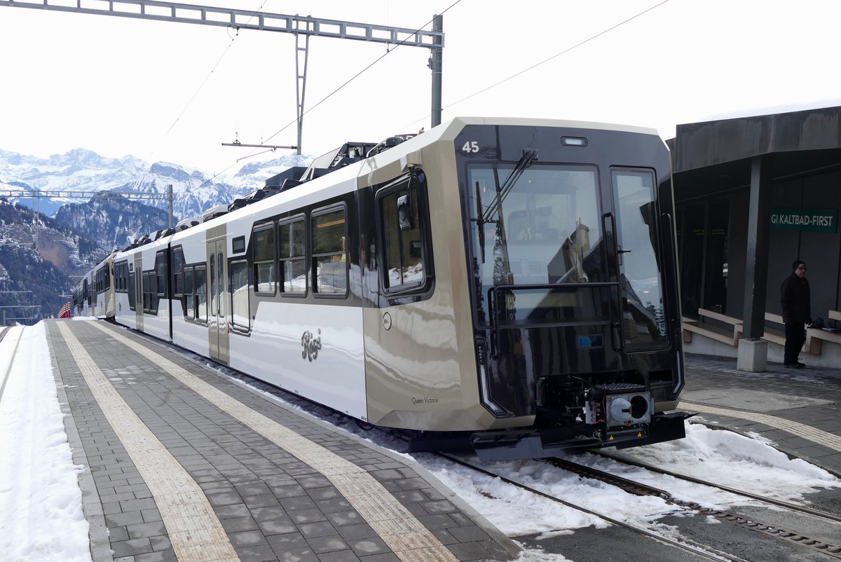 Roli_Net's tweet photo. nice new #RigiBahn #stadlerrail Vitznau - Rigi #Bahn #RigiKaltbad  @Rigi_CH @MySwitzerland_e @ilovelucerne #rigi #zahnradbahn #railway #train #switzerland #schweiz #travel #eisenbahn #bergbahn https://t.co/r03APUjQOM