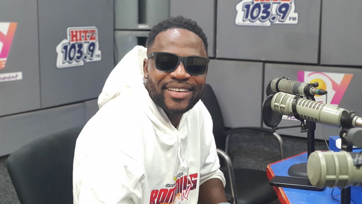 Hitz1039FM's tweet photo. .@fosterromanus joins us on #DaybreakHitz to talk about his upcoming show, #RomanusIncomplete https://t.co/yVK7bks0wb