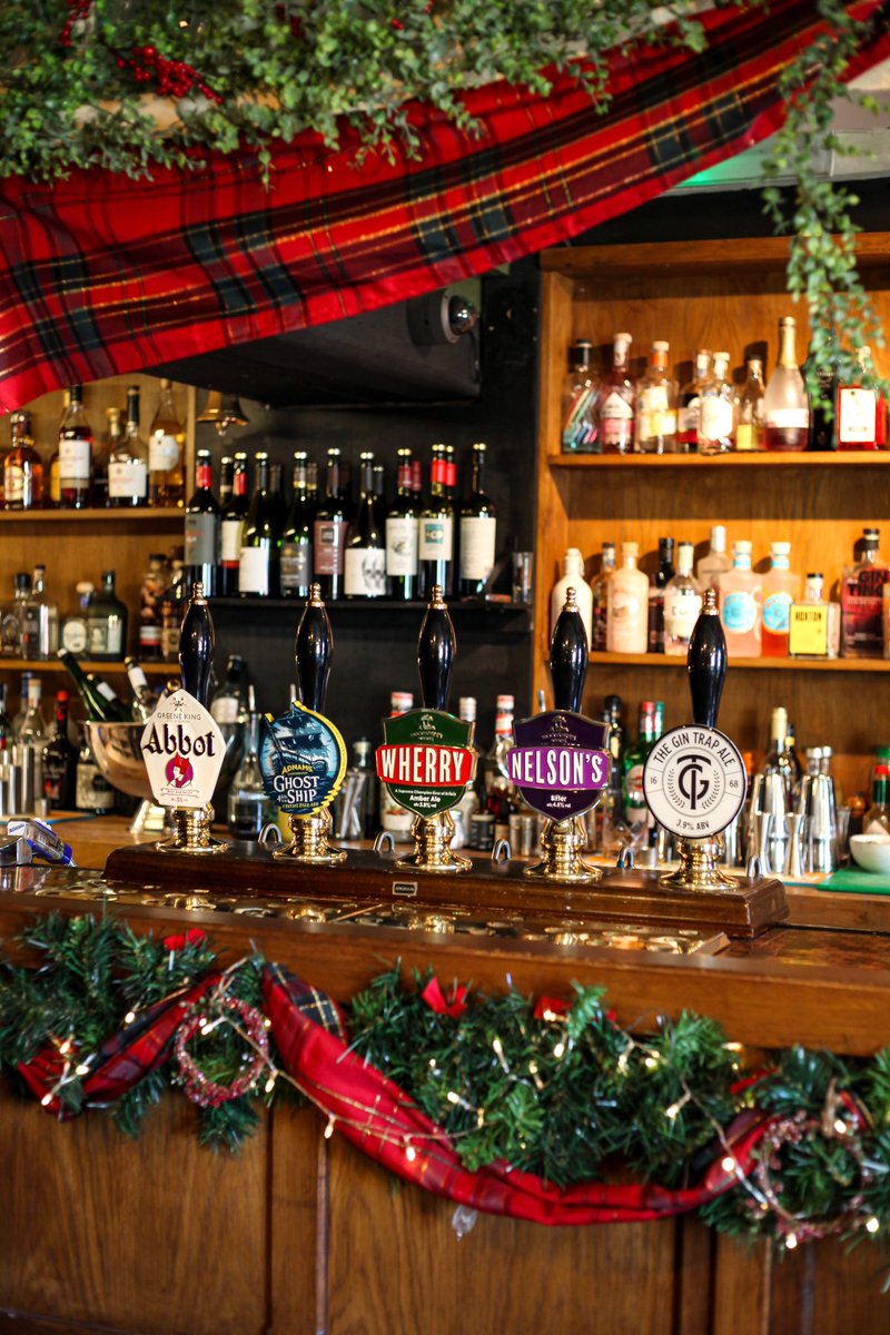 thegintrapinn's tweet photo. Thereβs a festive ambience flowing through our inn as we approach the big day. Come on in and join us for a festive pint or two at the bar.
βTis the season after all π»
#draftbeer #gettingmerry https://t.co/WzJUtxznF1