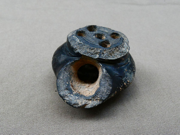 CaFoscari's tweet photo. #FocusRicerca Indagini archeologiche a Tell Zeyd, nella regione del Kurdistan iracheno, sotto la direzione della prof.ssa Tonghini, hanno portato alla luce un laboratorio per la produzione di #pipe in terracotta risalente al XVIII secolo. 
🔎https://t.co/IIYGSK8GjZ https://t.co/VHs1QXF4WG