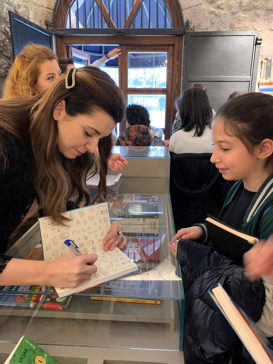 5. Sınıf Öğrencilerimiz Kelime Müzesi’nde…
Müzeyi merakla ziyaret eden öğrencilerimiz kurucusu olan Yazar Şermin Yaşar ile karşılaştı, kitaplarını imzalatarak yazar ile sohbet etme fırsatı buldular. <a href="/DogaOkullari/">Doğa Koleji</a> <a href="/EnisEryaman/">Enis Eryaman</a> <a href="/simsksibell/">Sibel.Simsek</a> <a href="/cigdemmolla/">Dr. Çiğdem Mollaibrahimoğlu</a> <a href="/nlnorhn/">nlnorhn</a> <a href="/Meltem68192833/">Meltem Yeşilyurt</a>