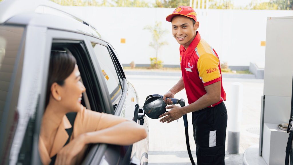 carguideph's tweet photo. 7 ways you can save gas and beat the Christmas traffic. #Shell #PilipinasShell #ShellPH #CarGuidePH 
https://t.co/WXVk1Q7q5R https://t.co/VUrtezq7Qr
