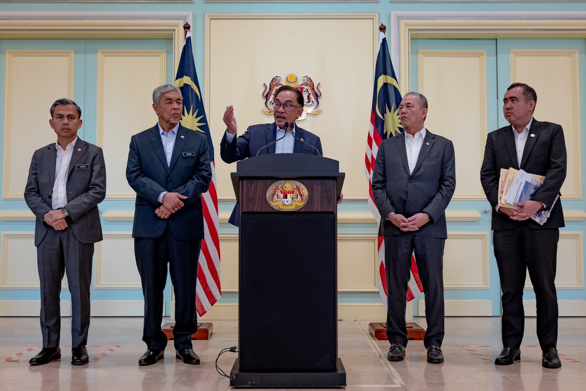 Anwar Ibrahim tweet media