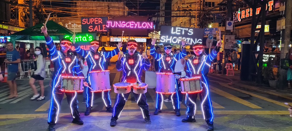 ilovejungceylon's tweet photo. Last day of LED Drumline show🔥🔥
Pump up your heart with LED percussion at Jungceylon 4 pm, and Bangla Rd. 6.45 pm.

Don't miss ❌❌

#leddrums 
#WelcomeBacktoJungceylon 
#Jungceylon #Patong #Phuket
#จังซีลอน #ป่าตอง #ภูเก็ต https://t.co/XqFJFOAacm